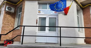 Stire din Social : Povestea care impresionează la Constanța. Pensionari ajutați lună de lună