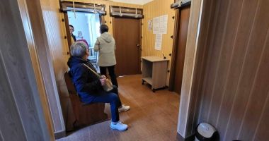 Stire din Social : Bătrânețe, haine grele! Pensionarii se împrumută ca să aibă ce să pună pe masa de Paște