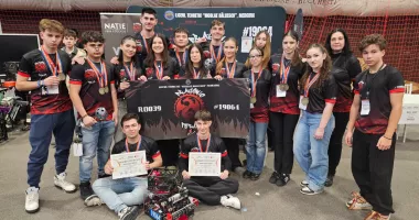 Stire din Cultură-Educație : Performanță pentru elevi din Medgidia, calificați la etapa națională FIRST Tech Challenge