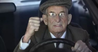 Stire din Social : Permisul de conducere, vizat de modificări. Ce se întâmplă în cazul șoferilor de peste 70 de ani