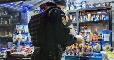 Stire din Eveniment : Exploziv la propriu! Sute de kilograme de petarde ilegale, confiscate în județul Constanța