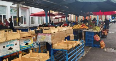 Tristă toamnă fără miros de zacuscă! Ce folos că-s piețele pline, dacă portofelele sunt goale? - 2