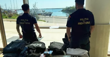 De la tarabele de pe litoral la Facebook. Comerțul cu produse contrafăcute ia amploare în Constanța