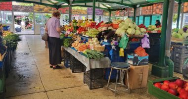 Tristă toamnă fără miros de zacuscă! Ce folos că-s piețele pline, dacă portofelele sunt goale? - 7