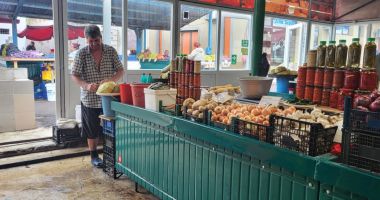 Tristă toamnă fără miros de zacuscă! Ce folos că-s piețele pline, dacă portofelele sunt goale? - 5