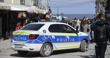 Stire din Eveniment : Polițist pensionar, condamnat după ce a tras cu arma în tinerii din Vama Veche