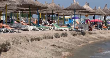 Stire din Social : Muntele de la… Marea Neagră! Vacanță cu obstacole, pe plajele din sudul litoralului