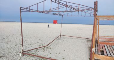 Ne mirăm de ce nu avem turiști? Plajele, la un pas de a fi lăsate de izbeliște! - 4