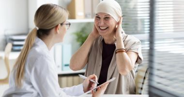 Stire din Sănătate : Bolnavii de cancer nu mai au răbdare. Planul național de combatere a bolii, amânat la nesfârșit!