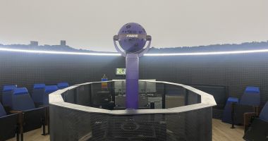 Stire din Cultură-Educație : Călătorie spre Univers. Demonstrațiile din cupola Planetariului, un adevărat spectacol