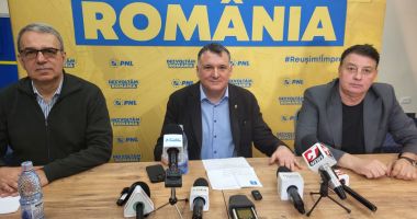 Stire din Politică-Administrație : Vergil Chiţac şi Florin Mitroi au primit creditul conducerii centrale a PNL Constanţa