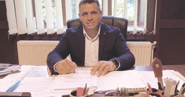 Stire din Politică-Administrație : Primarul comunei Poarta Albă, Vasile Delicoti: „S-au dat bani pentru pensii şi salarii în loc să se dea pentru dezvoltarea localităților”