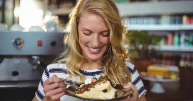 Stire din Sănătate : De ce vă este poftă constant de dulce și ce încearcă corpul vostru să vă transmită