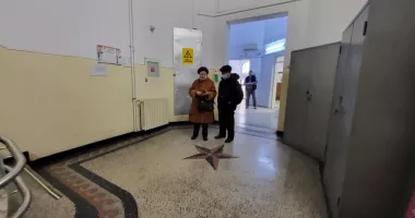 Ani de uitare și degradare! Pacienții intră cu teamă în Policlinica cu Plată - 2