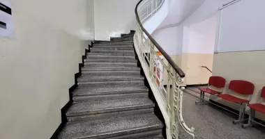 Ani de uitare și degradare! Pacienții intră cu teamă în Policlinica cu Plată - 5