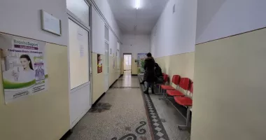 Ani de uitare și degradare! Pacienții intră cu teamă în Policlinica cu Plată - 7