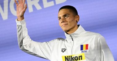 Stire din Sport : Faceţi loc, trece David Popovici! Românul de aur şi la 100 metri liber, la Mondialele din Singapore