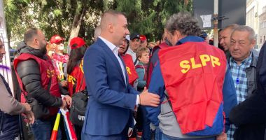 Distribuirea pensiilor, în pericol? Cu buzunarele goale, poștașii  şi-au strigat durerea în stradă - 2