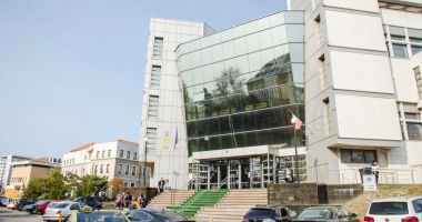 Stire din Eveniment : Crește vârsta de pensionare a magistraților? "Trebuie să scadă volumul de muncă din instanțe!"