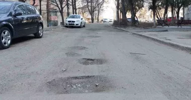 Stradă decopertată și abandonată de luni întregi, în Constanța. „Ne rupem mașinile și picioarele” - 3