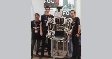 Roboții umanoizi creați de elevii constănțeni au impresionat juriul și vizitatorii RoboChallenge - 2