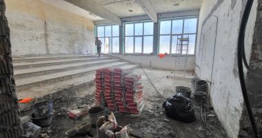 Clopoțelul va suna printre schele? Reabilitările școlilor din Constanța lasă elevii fără clase și părinții fără răbdare - 4