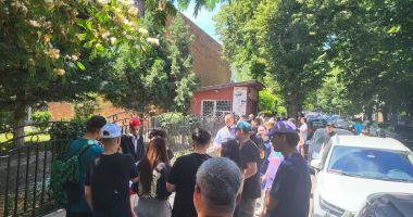 Generația pandemiei s-a bucurat în avans de la prima probă de BAC. "Eu venisem să iau un 6, dar cred c-am scris de 8" - 2