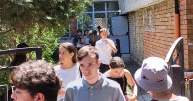 Generația pandemiei s-a bucurat în avans de la prima probă de BAC. "Eu venisem să iau un 6, dar cred c-am scris de 8" - 5