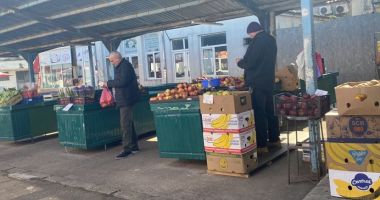 Mare atenţie la şarlatani! Legume și fructe din străinătate, vândute la tarabele din Constanța ca fiind românești - 3