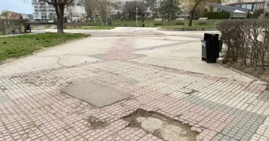 Cartier ”exclusivist”, infrastructură la mâna a doua. Promenada din Faleză Nord, puternic degradată - 4