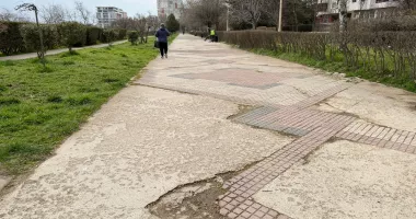 Cartier ”exclusivist”, infrastructură la mâna a doua. Promenada din Faleză Nord, puternic degradată - 2