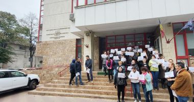 Angajații Casei de Pensii au ieșit în stradă. "Nu avem salarii nesimțite!" - 2