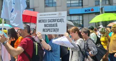 Stire din Cultură-Educație : Liderii profesorilor amenință cu ieșirea în stradă. "În perioada 13-15 ianuarie vom avea primele proteste"