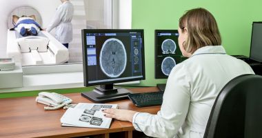 Puţini şi nemulțumiți de plata gărzilor, radiologii au migrat la privat. "Nu se poate asigura linie de gardă cu doi oameni" - 2