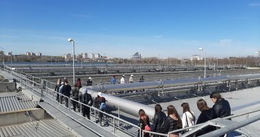 Stire din Cultură-Educație : "Școala Altfel", la RAJA Constanța. Elevii învață despre calitatea apei potabile și descoperă procesul de epurare
