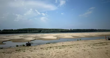 Imagini apocaliptice la Rasova! Nivelul Dunării a scăzut dramatic, convoaiele de barje, în pericol - 2