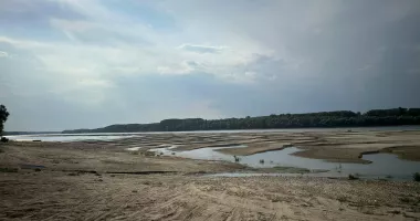 Imagini apocaliptice la Rasova! Nivelul Dunării a scăzut dramatic, convoaiele de barje, în pericol - 3