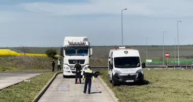 Controale de amploare spre litoral. Tahografe manipulate și TIR-uri imobilizate pe A2 - 2