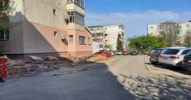 Constănțenii din Poarta 6 se simt rupți de oraș. "Ne scrântim picioarele pe calea ferată, ca să nu mai ocolim atât" - 6