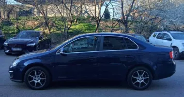Stire din Eveniment : Țeapă! O femeie acuză samsarii și indiferența poliției după ce a pierdut mii de euro pe o mașină „cosmetizată”