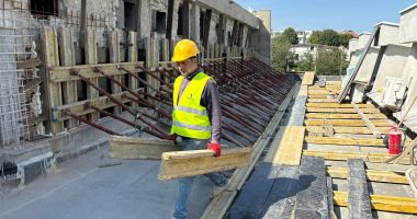 Stire din Social : Sanatoriul Techirghiol, în plin proces de reabilitare. "Mediul coroziv şi-a pus amprenta asupra clădirii"