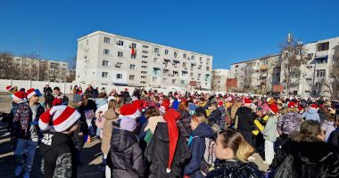 Cel mai mare Secret Santa Multicultural din județ, organizat de trei școli constănțene - 2