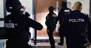 Stire din Eveniment : A ales un drum greșit în viață! La doar 17 ani, arestat pentru trafic de minori și proxenetism