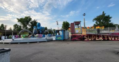 Turiştii se lasă aşteptaţi! Satul de Vacanţă, cândva plin de viaţă, acum este aproape pustiu - 5