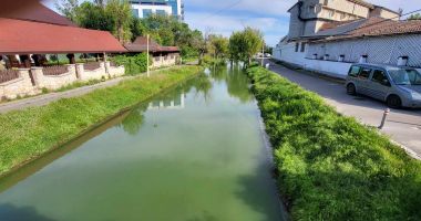 GALERIE FOTO / Satul de Vacanţă, lipsit de muşterii, la început de sezon estival - 6