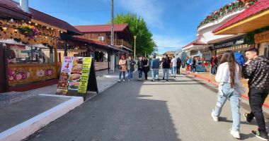 GALERIE FOTO / Satul de Vacanţă, lipsit de muşterii, la început de sezon estival - 7