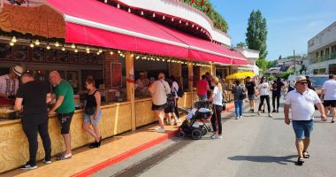 Satul de Vacanţă, scump şi "zugrăvit" în nuanţe terne, la început de sezon estival - 7