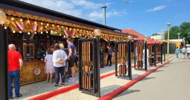 Satul de Vacanţă, scump şi "zugrăvit" în nuanţe terne, la început de sezon estival - 4