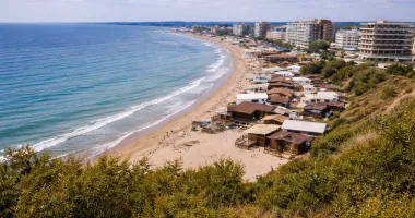 Stire din Social : Tensiuni la licitațiile pentru plajele din Năvodari! Operatorii acuză jocuri de culise și „oferte iepuraș”