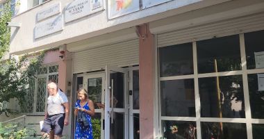 O nouă săptămână de chin pentru elevii relocaţi. "Haos din cauza celor care dau şpagă să-şi aleagă şcoala" - 2